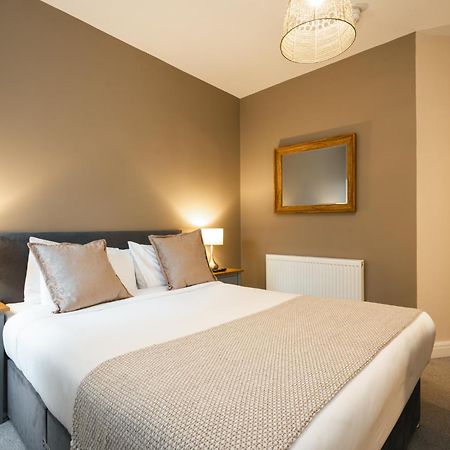 Rooms At The Dressers Arms Чорлі Екстер'єр фото