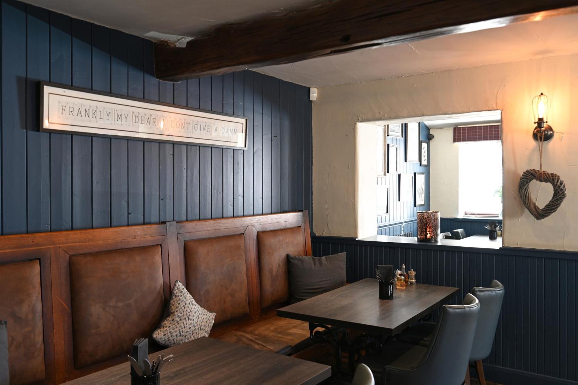 Rooms At The Dressers Arms Чорлі Екстер'єр фото