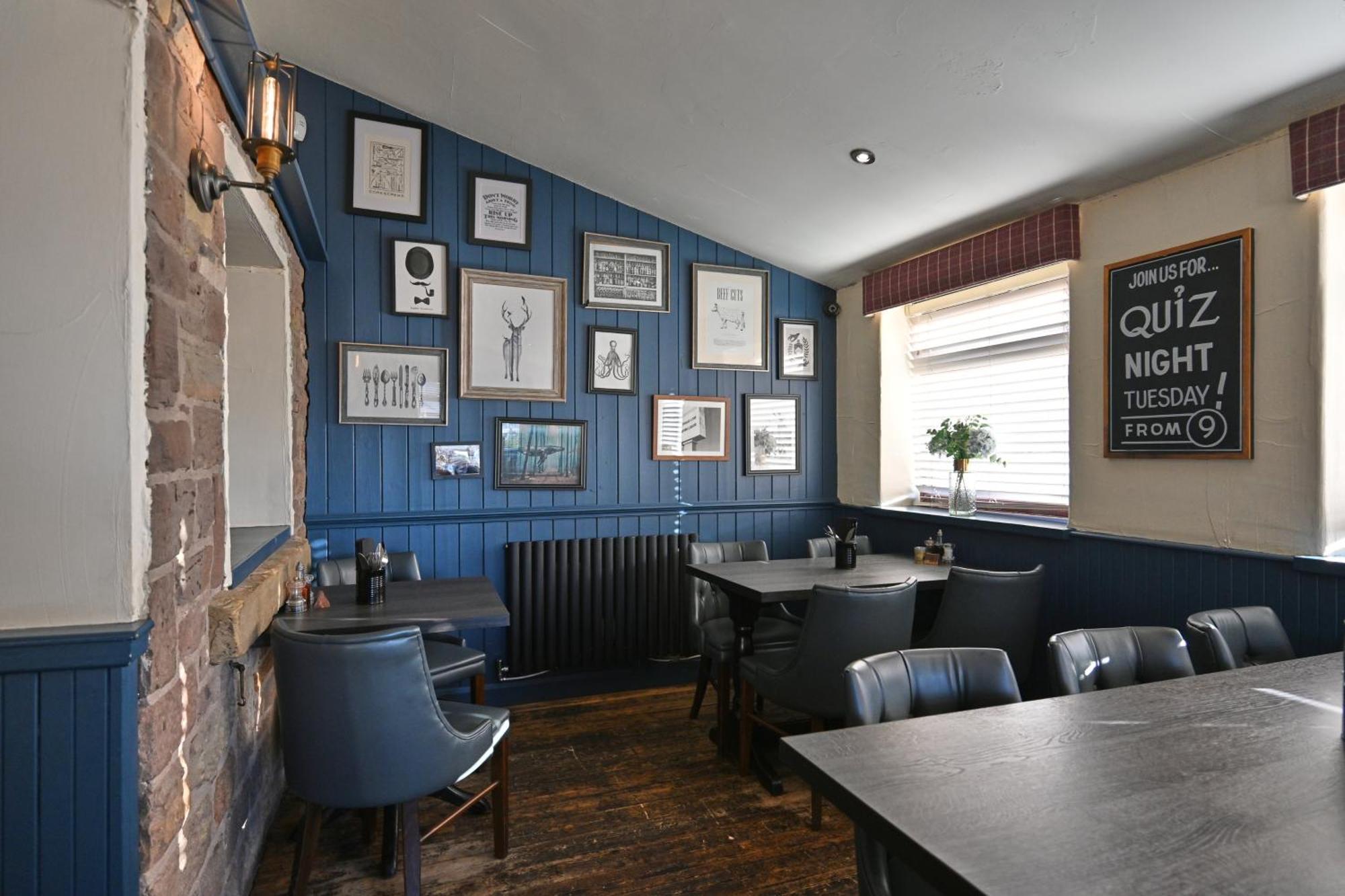Rooms At The Dressers Arms Чорлі Екстер'єр фото