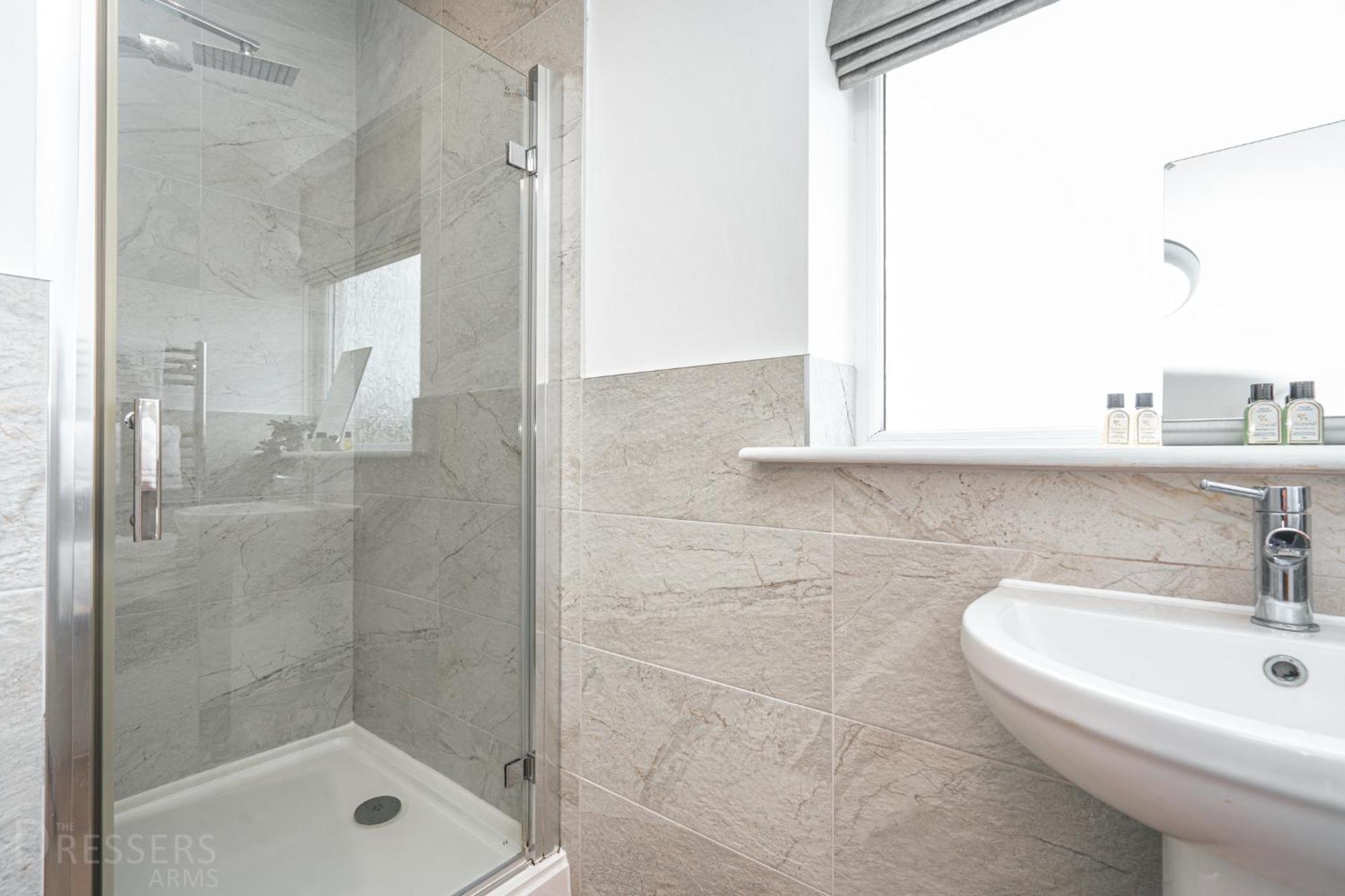 Rooms At The Dressers Arms Чорлі Екстер'єр фото