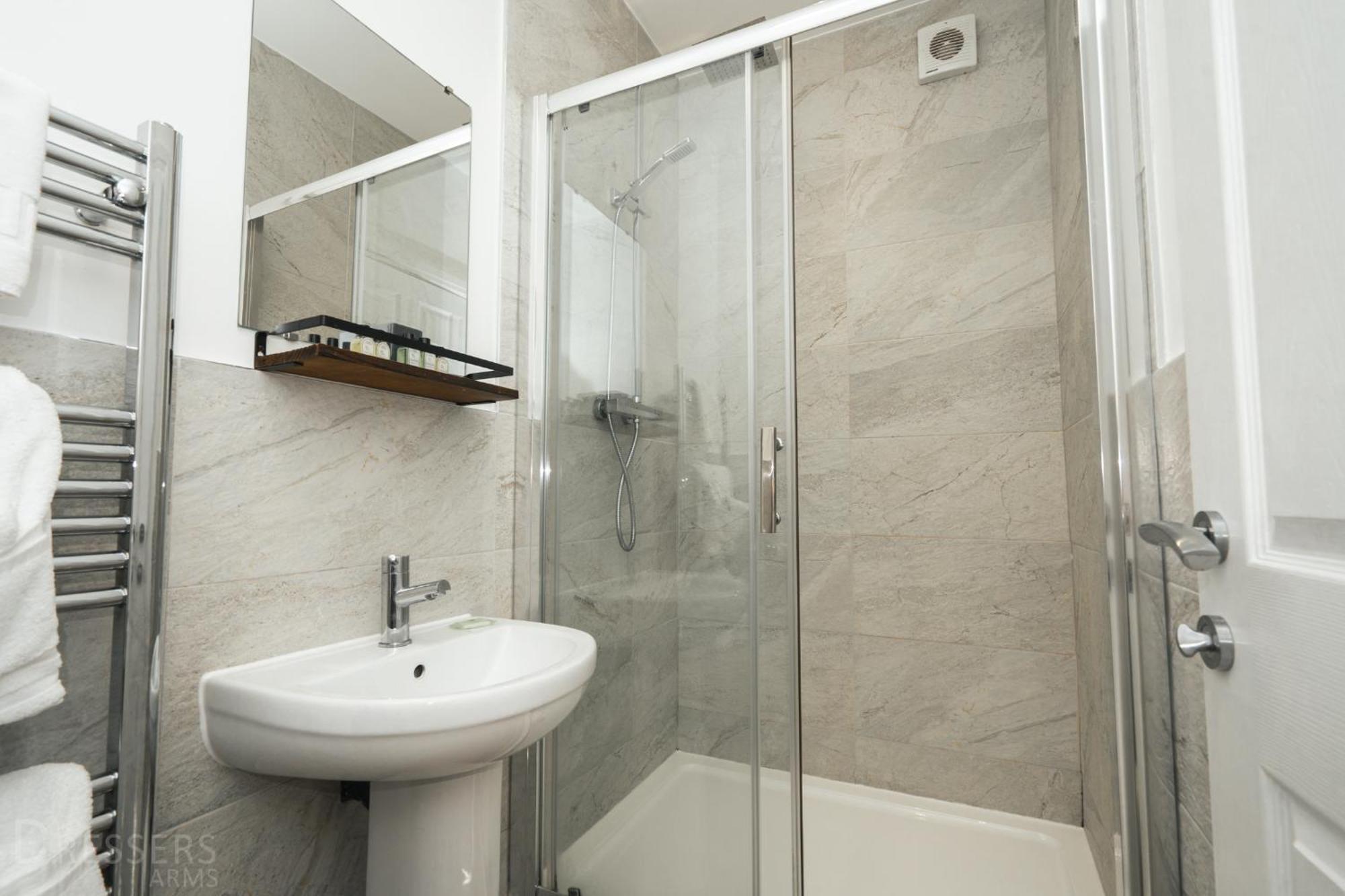 Rooms At The Dressers Arms Чорлі Екстер'єр фото